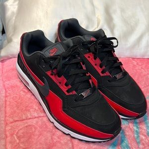 Nike Black and Red Athletic Shoes with Iconic Design